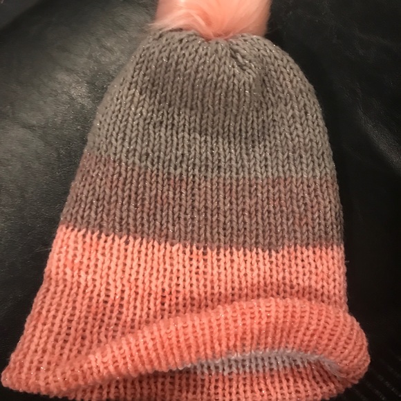 Pom Pom beanies - Picture 7 of 10